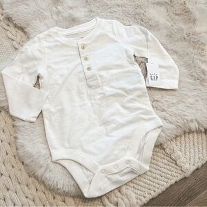 Gap long sleeve Onsie Button Front